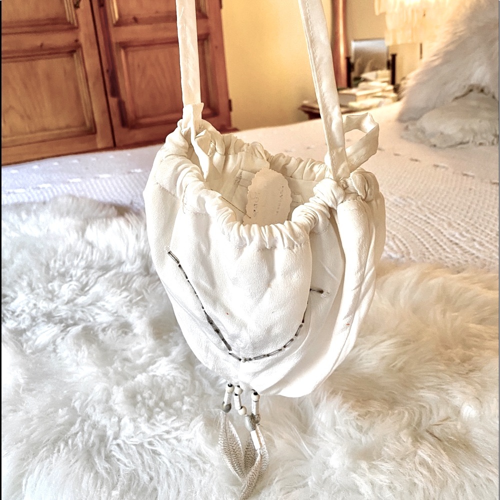 Hand made 100% silk white little long purse 💗